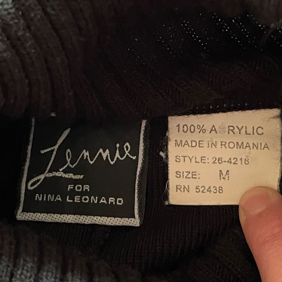 Vintage Lennie for Nina Leonard Turtleneck Sweater - Cropped Style - Size Medium - Picture 11 of 12